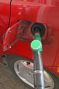 car makes a supply of green unleaded fuel distributor