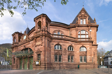 Fototapeta na wymiar Budowanie Stadthalle Heidelberg
