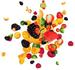 Zelfklevend Fotobehang Vers fruit stukjes mix, geïsoleerd op een witte achtergrond © Jag_cz