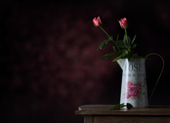 Tisch mit Rosen