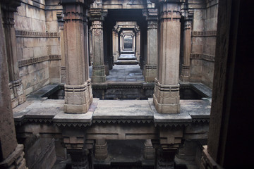 Fototapeta na wymiar Adalaj Step well in Ahmedabad, India