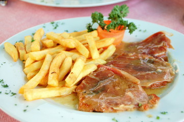 schnitzel a la saltimbocca