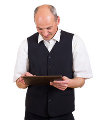 Mann arbeitet auf Touchpad