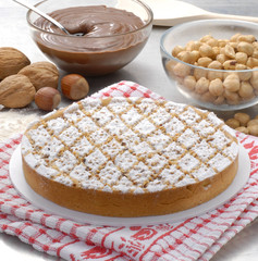 Pastel de nueces con chocolate.