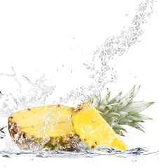 Keuken foto achterwand Opspattend water ananas plons