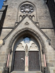 Portal der Herz-Jesu-Kirche in Dresden