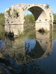 Fototapeta na wymiar Most rzymski