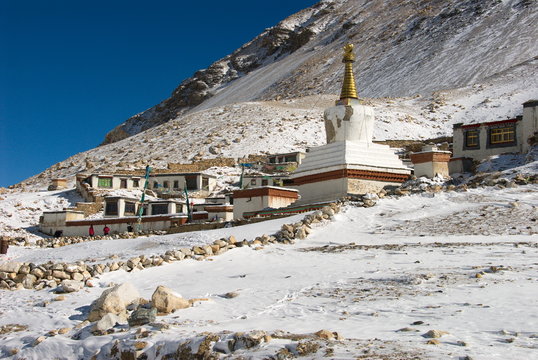 Rongbuk monstery