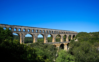 Obraz premium Pont du Gard - Roman aqueduct in southern France near Nimes.