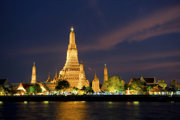Wat Arun at Songkran