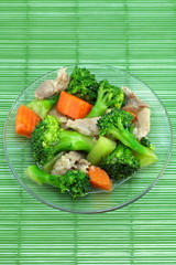 Vegetable fried the pork