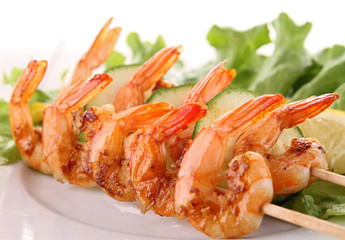 grilled shrimp and lettuce