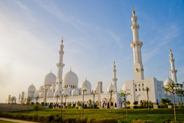Fototapeta na wymiar Sheikh Zayed Meczet w Abu-Dhabi, UAE, Uniter Emiraty Arabskie