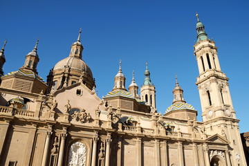 Fototapeta na wymiar Our Lady of the Pillar Basilica-Cathedral in Zaragoza