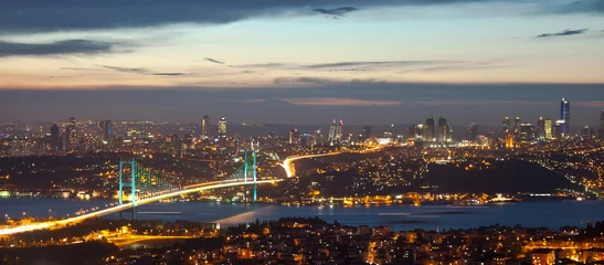 Bosporus-Brücke in der Nacht 8 © derege
