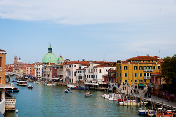 Fototapeta na wymiar Grand Channel and Rialto Bridge in Venice, Italy