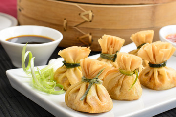 Wonton - Fried wontons filled with prawns and spring onion