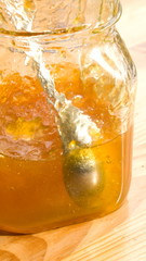 Aprikosenmarmeladen-Glas