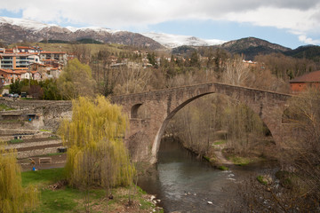 Obraz premium Puente Viejo de Sant Joan de les Abadesses
