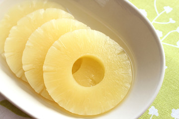 pineapple slices