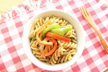 Fusilli pasta with pesto, canned tuna &paprika