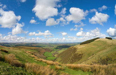 Fototapeta na wymiar Walia wzgórza widokowe, widok z Mynydd Epynt.