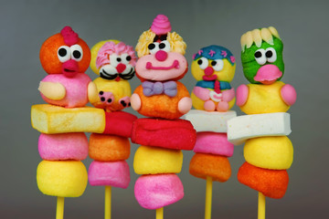 brochettes de bonbons