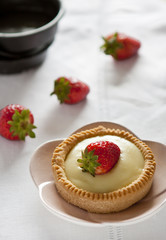 Crostantina con crema e fragole