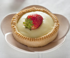 Crostantina con crema e fragole