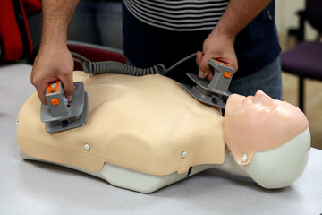 Defibrillator 3