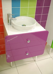salle de bain colorée