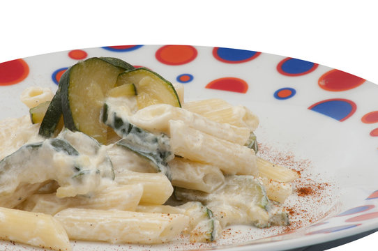 piatto di pasta con le zucchine
