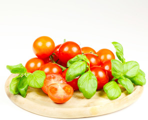 Tomaten und Basilikum