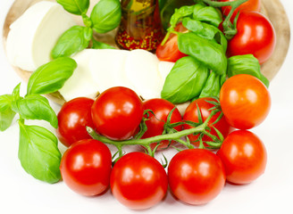 Tomaten, Basilikum und Mozarella