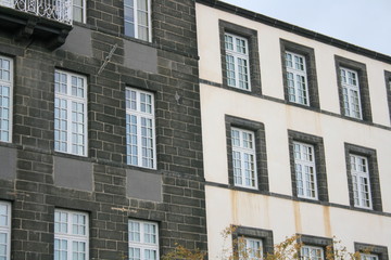 Fototapeta na wymiar Façades d'immeubles