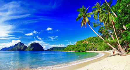 Naklejka premium panoramiczne krajobrazy pięknej plaży - El-nido, palawan