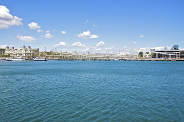 Fototapeta premium Die Rambla de Mar im Hafen von Barcelona