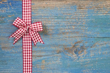 Postkartenmotiv in Rot und Blau zum Beschriften