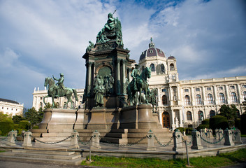 Fototapeta na wymiar Maria-Theresa Monument and Museum of Art History