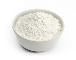 Fototapeta na wymiar Whole Flour in bowl isolated on white background 