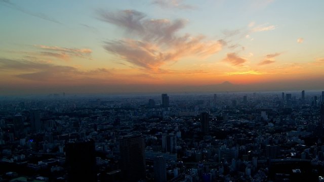 東京タワー特別展望台より東京の夕焼け