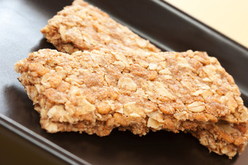 Crunchy granular bar whole grain