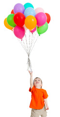 Fototapeta na wymiar Funny baby boy kilka kolorowych balonów latających up. Isolat
