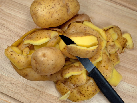 Kartoffeln sch&auml;len