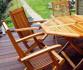 Holzterrassenmöbel frisch geölt