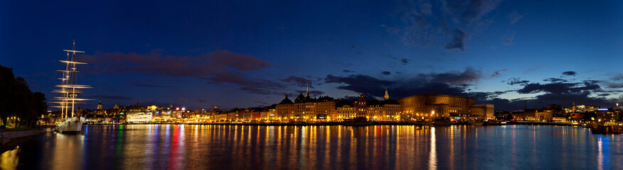 Naklejka na ściany i meble Nocny widok panoramiczny Sztokholmie