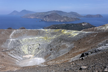 Crat&egrave;re du Vulcano &icirc;les &Eacute;oliennes Sicile Italie
