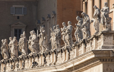 Statuary, St Peters, Rome