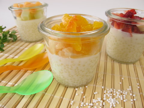 Tapioka Pudding mit frischen Fr&uuml;chten