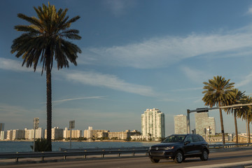 Miami beach depuis un autoroute sur les îles
